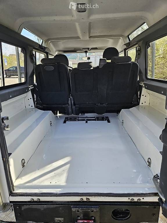 Land Rover Automobili: Land Rover Defender 110 TD4 – Usato da Signau venduto da Tormore 3