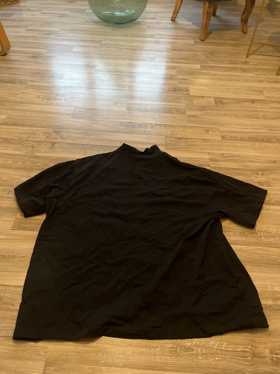 Nike Magliette Polo: Polo noir NIKE – Usato da Le Locle venduto da Mayd_h 2