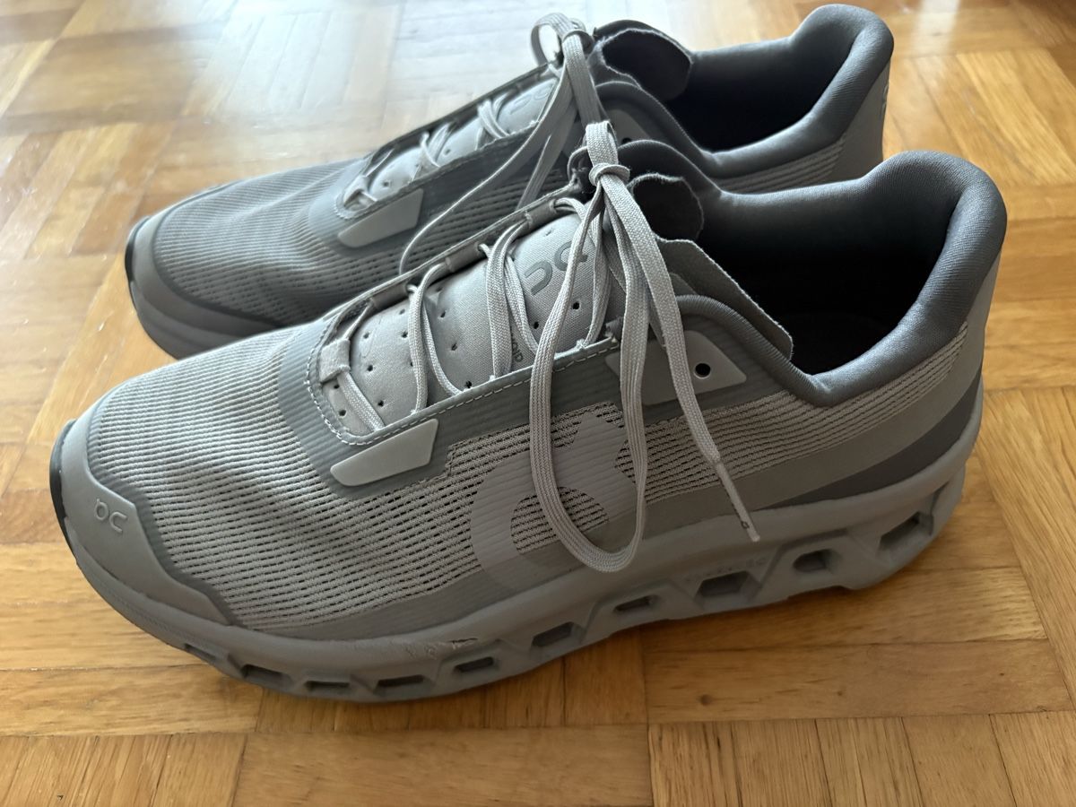 On Chaussures hommes: On Cloudmonster Void Gr. 42 – D'occasion à Windisch par mister_sp