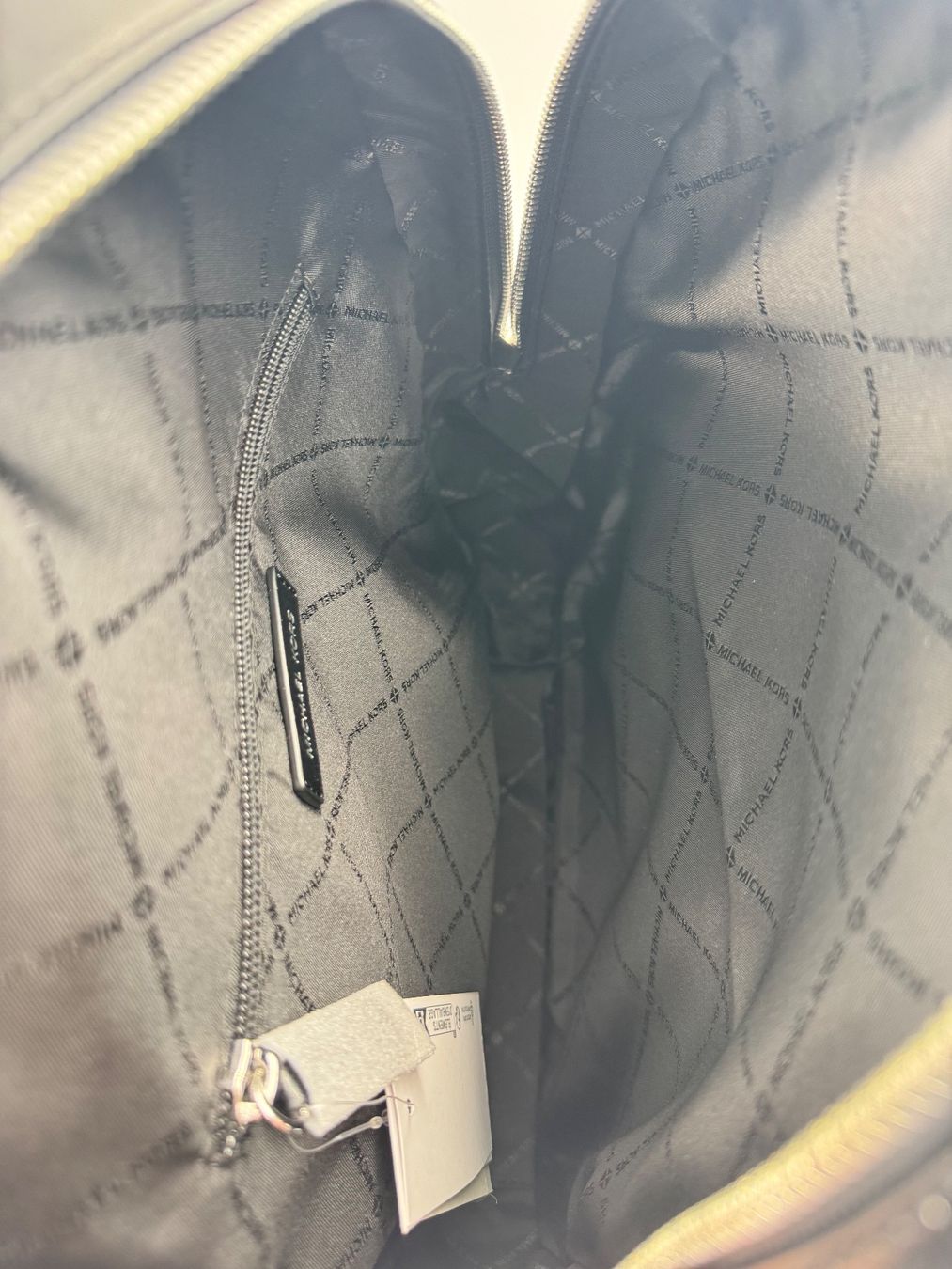Michael Kors Rucksäcke: Michael Kors Rucksack Large black mit MK Logo – Neu und originalverpackt aus Wiedlisbach von Sistershop 5