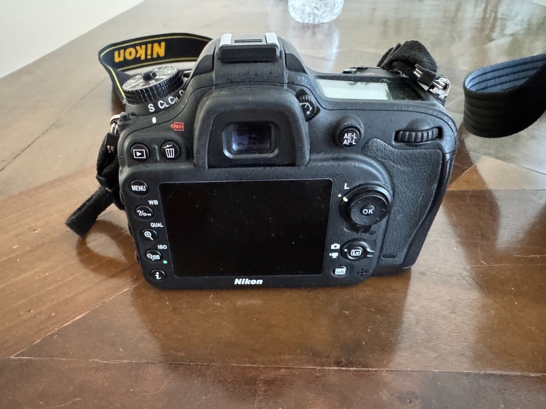 Nikon Fotocamera: Nikon D7100 inkl. 50mm Objektiv und Stativ – Usato da Luzern venduto da Compi 4