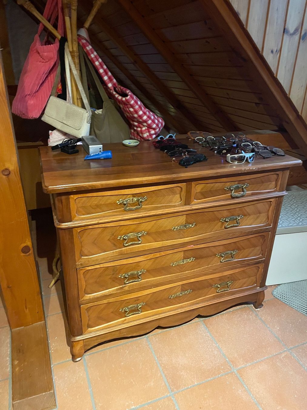 Cassettiere: Kommode Holz 5 Schubladen mit Beschlägen gebraucht – Usato da Berg am Irchel venduto da fab_w9rk