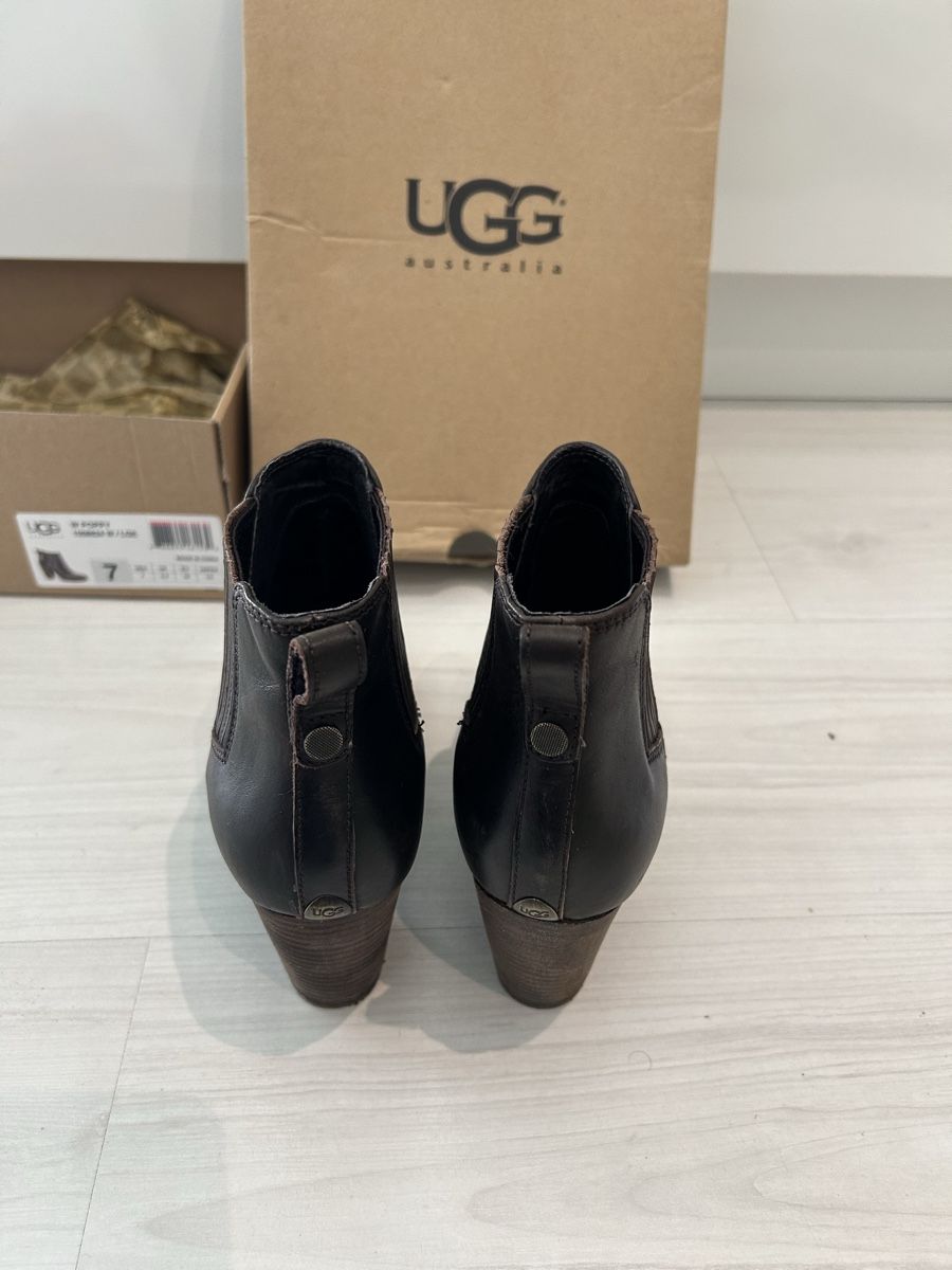 Ugg Scarpe da donna: UGG Australia brown Leather Ankle Boots - Size 7! – Usato da Wallisellen venduto da sam_kf7w 1