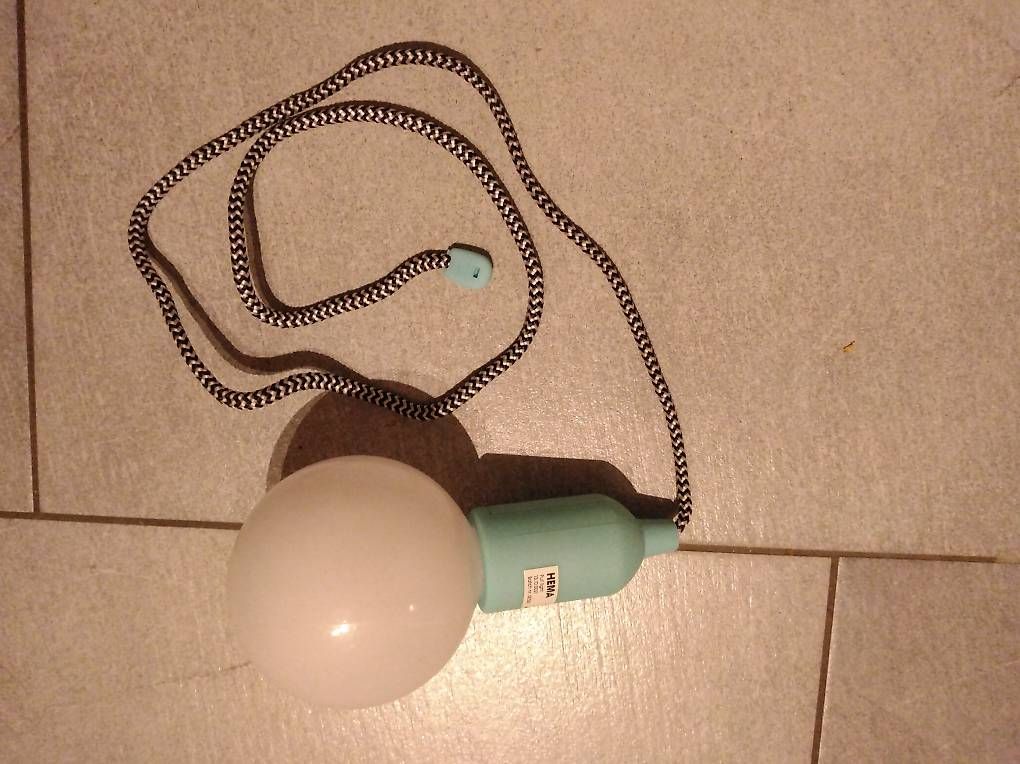 Lampes: Lampe LED à pile – D'occasion à Granges (Veveyse) par FlorianDe 2