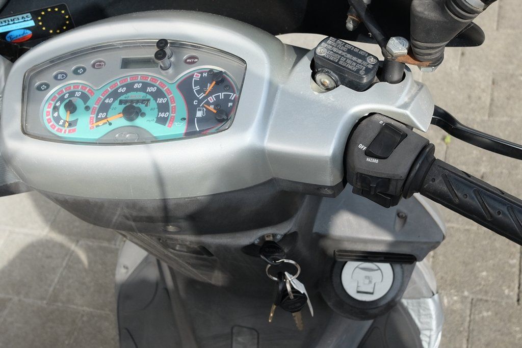 Kymco Scooter: Kymco Bet & Win 125 ab Platz – Usato da Sargans venduto da pirelli146 2