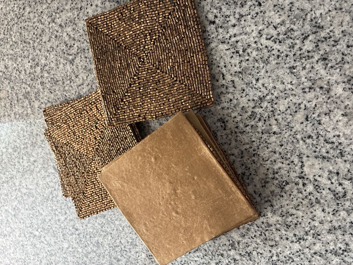 Sottobicchieri: 8er Set goldfarbene Gläseruntersetzer – Usato da Zürich venduto da manyd 1