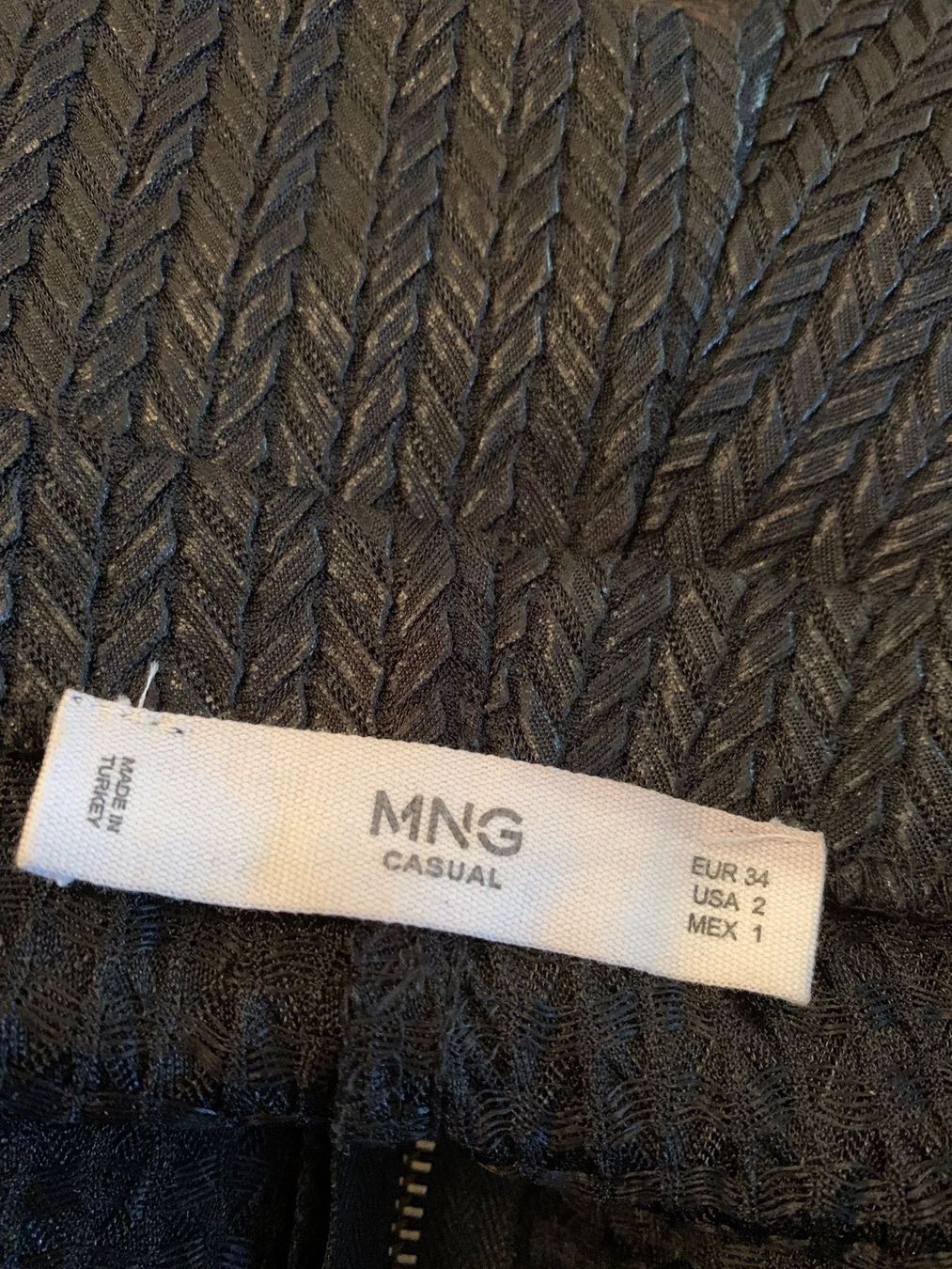 Mango Pantaloni: Joli short noir Mango t. 34 – Usato da MEYRIN venduto da Gwendo10 2