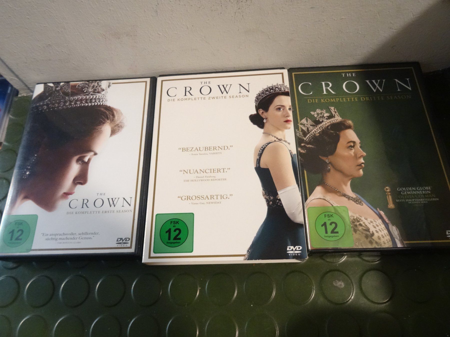 Tutti i DVDs: The Crown staffel 1-3 DVD – Usato da Olten venduto da Disc-Verkauf