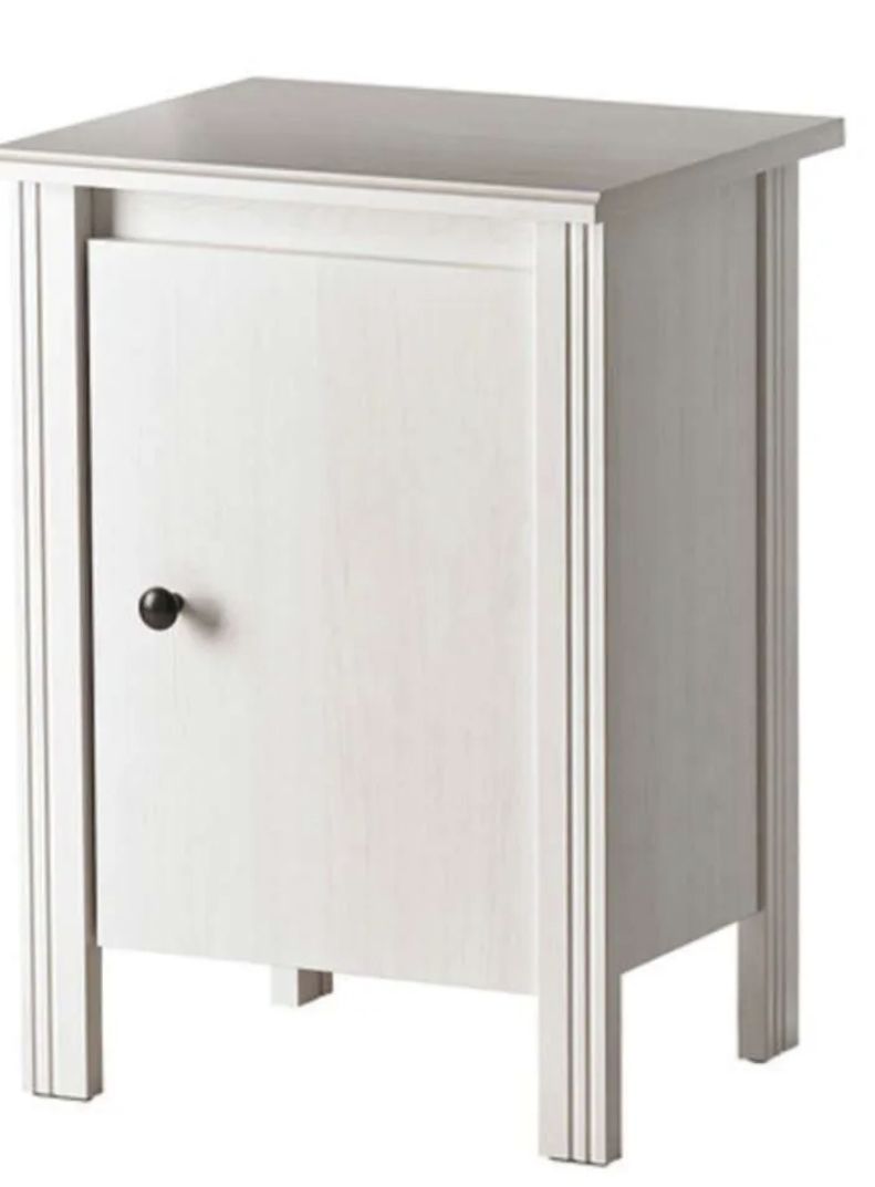 Ikea Tables de nuit: IKEA BRUSALI Nachttisch weiss – D'occasion à Wettingen par ern_zs9k