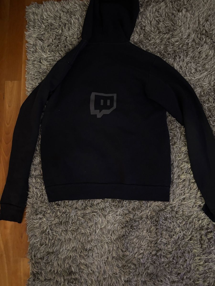 Pullover & Sweatshirts: Twitch Pullover – Gebraucht aus Therwil von cosugs 1