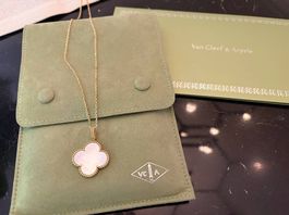 Van Cleef Magic Pendant Mother of Pearl mit Kette (neu)