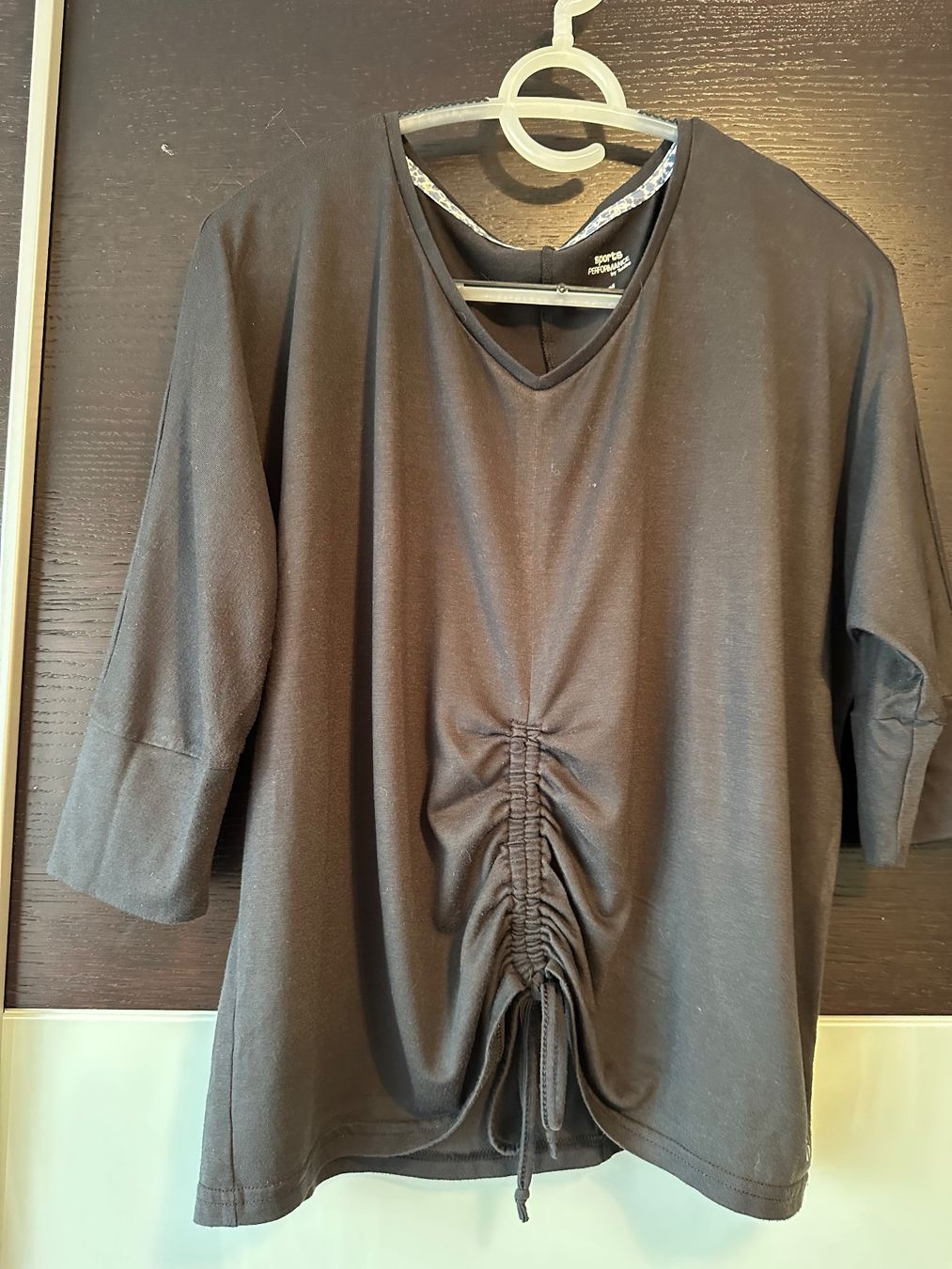Canottiere & Pantaloni: 2 Yogashirts grau und schwarz 40 – Usato da Altendorf venduto da Eastwick4 3