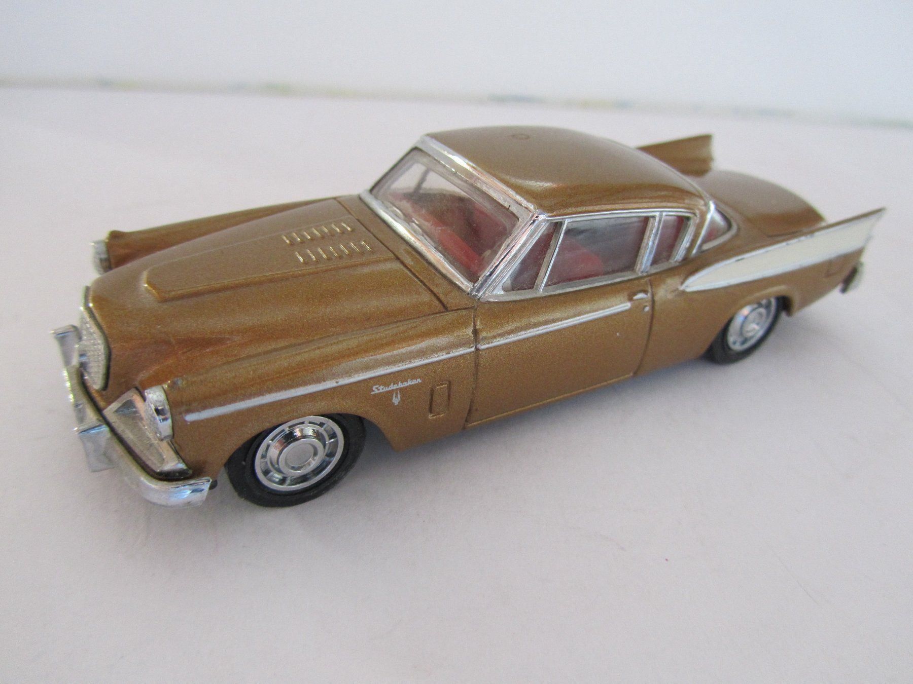 Matchbox Voitures modèles: Studebaker Golden Hawk, Dinky Matchbox – D'occasion à Weiningen ZH par dietsch57 2