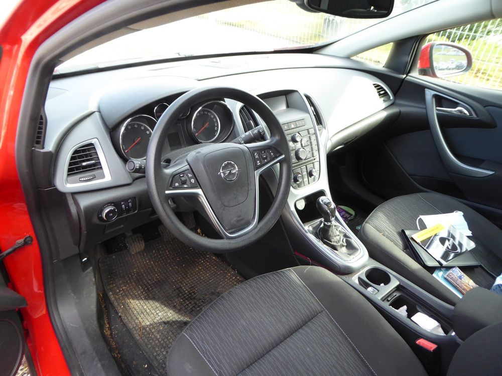 Opel Astra GTC 14NEL 6