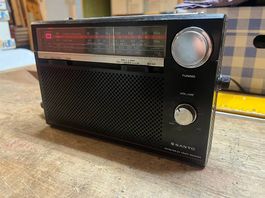 RADIO VINTAGE Sanyo RP-8300UM
