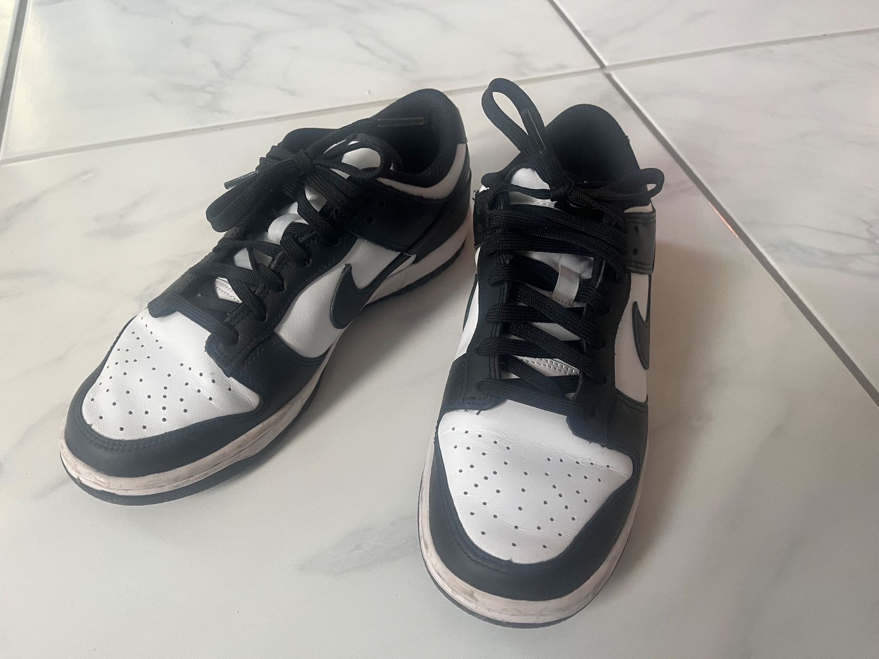 Nike Damenschuhe: Nike Sneakers Dunk Low, praktisch nei – Gebraucht aus Tuggen von Simone00000 1