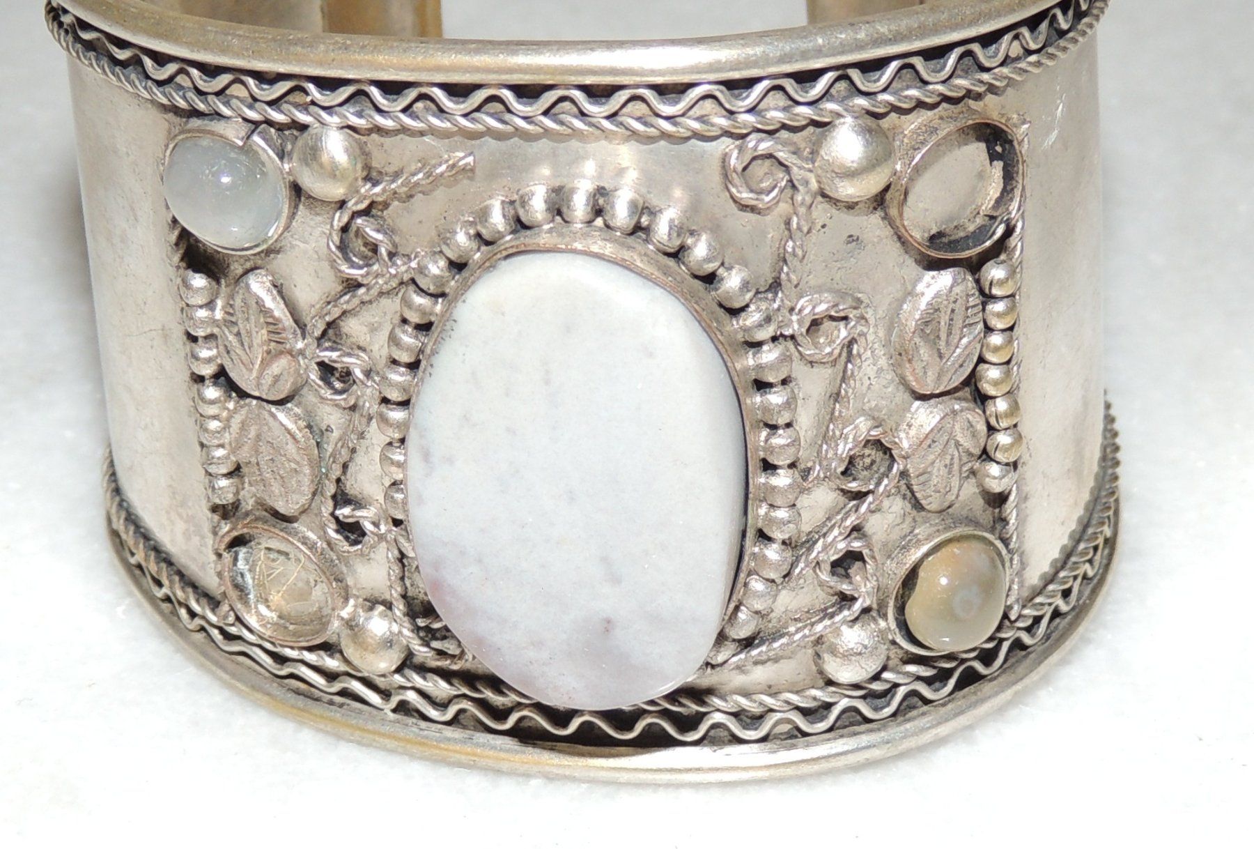Armbänder & -reifen: ANTIKER ARMREIF SILBER "BERBER" MONDSTEIN – Gebraucht aus Au ZH von FashionConsultant 8
