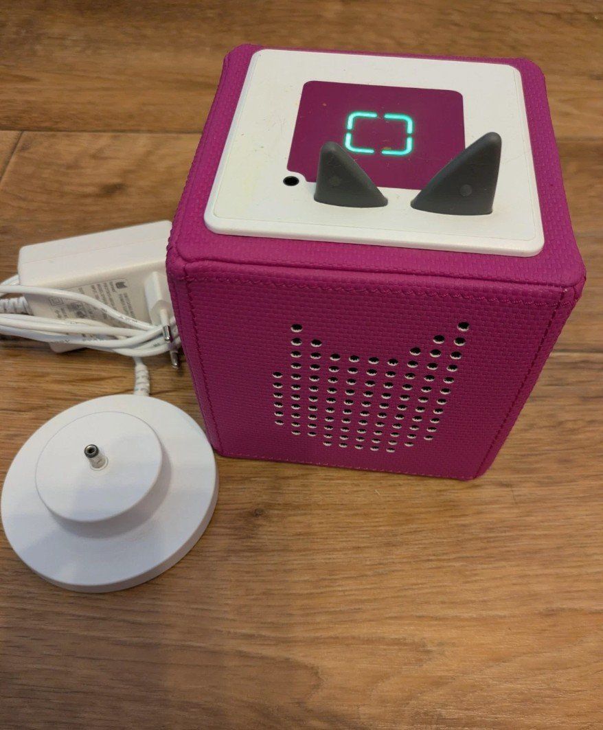 Giocattoli: Toniebox Toniesbox Beere mit Kabel – Usato da Aristau venduto da toni.1