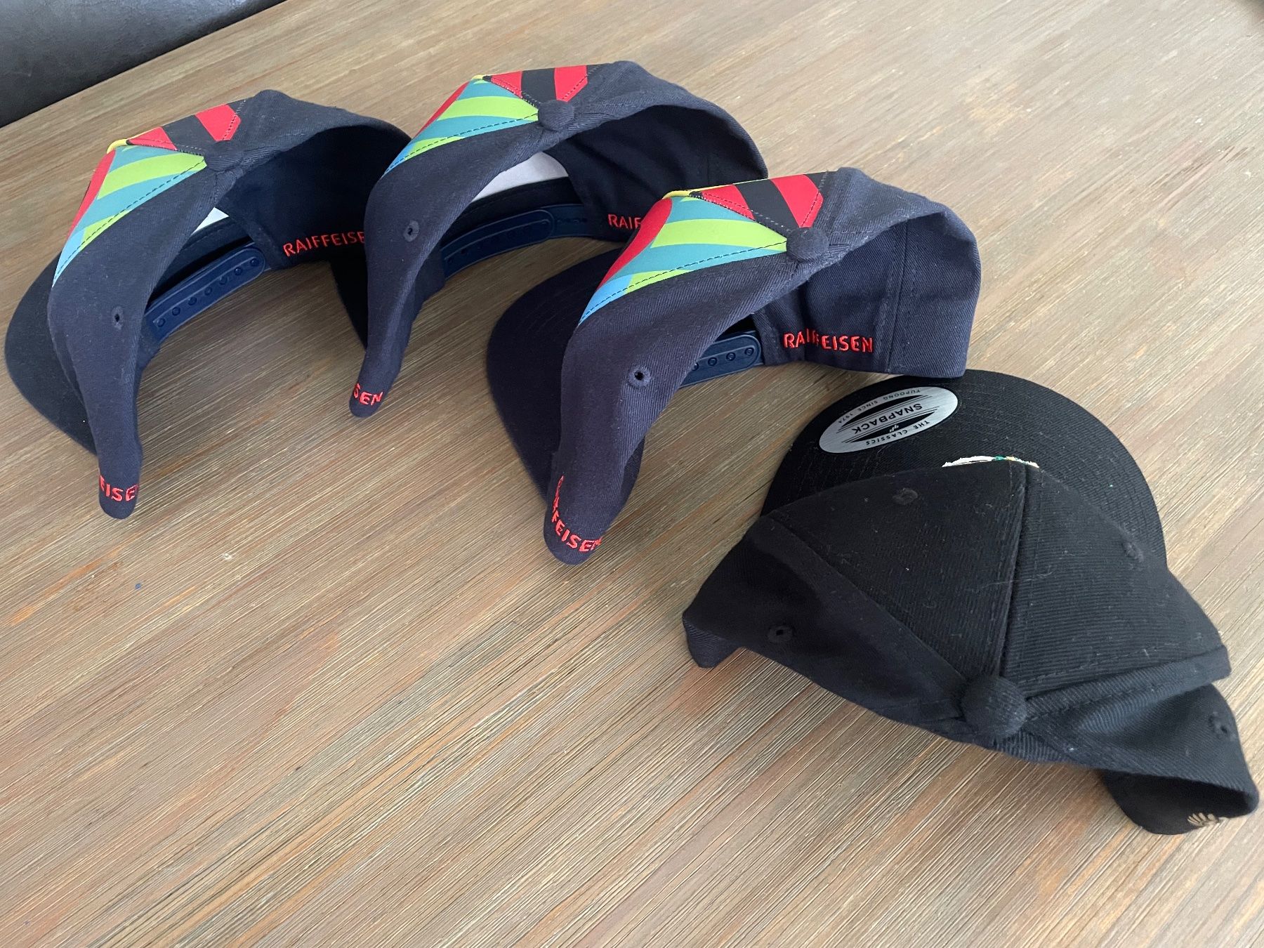 New Era Chapeaux, bonnets & casquettes: Caps – Neuf (Voir description) à Rickenbach SO par ori_t725 1