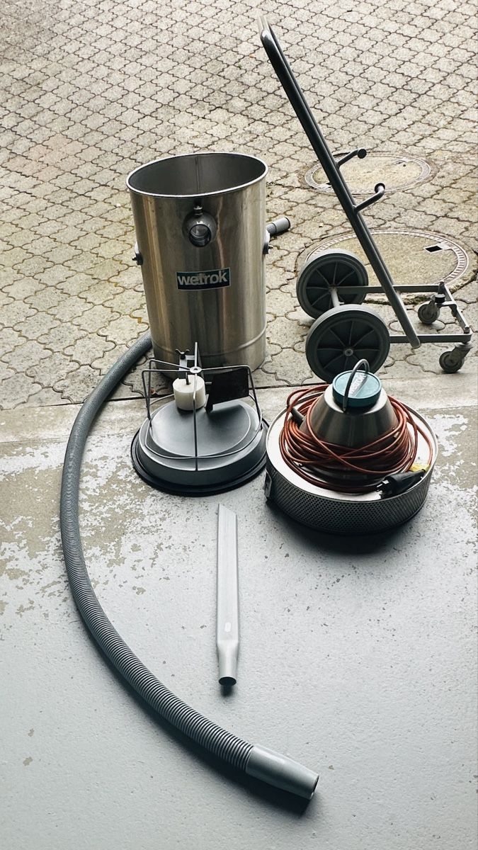 Wetrok Aspirateurs & Accessoires: Wassersauger – D'occasion à Oberbuchsiten par Schmbe 2