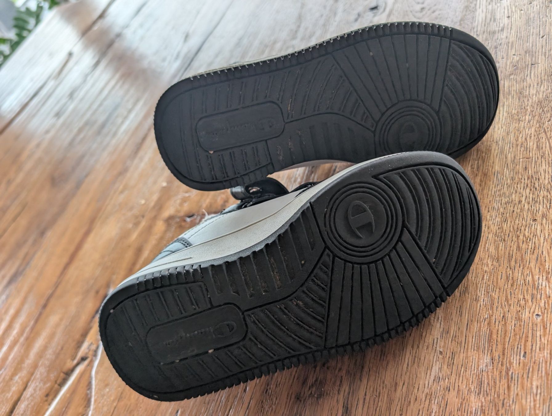Champion Schuhe für Jungen: Champion Kinderschuhe, Grösse 30 – Gebraucht aus Merenschwand von lorelei-05 4