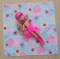 Barbie Puppe Chelsea oder Shelly mit Helm und 1 Stiefel