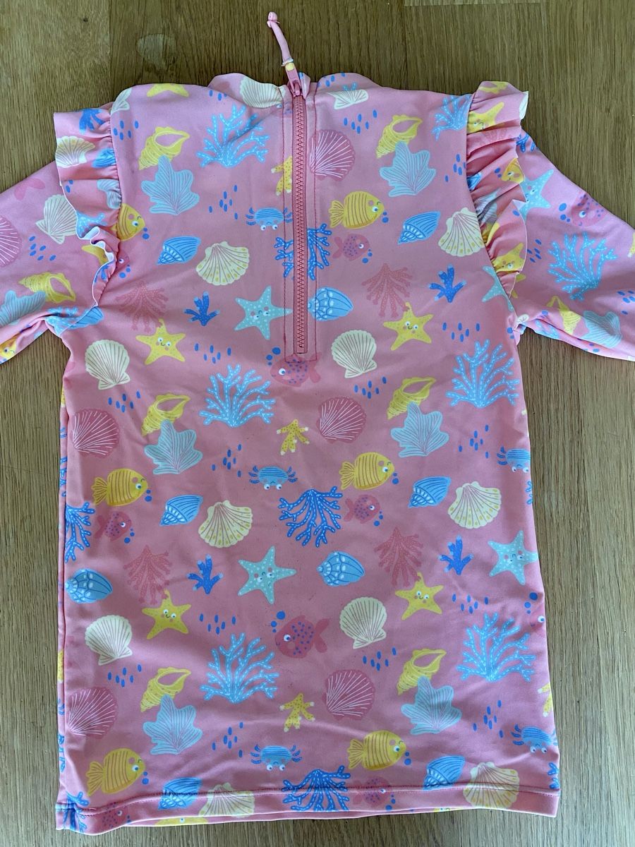 Migros Maillots de bain: UV-Shirt - Gr. 122 – D'occasion à Frenkendorf par Kompasskind 1