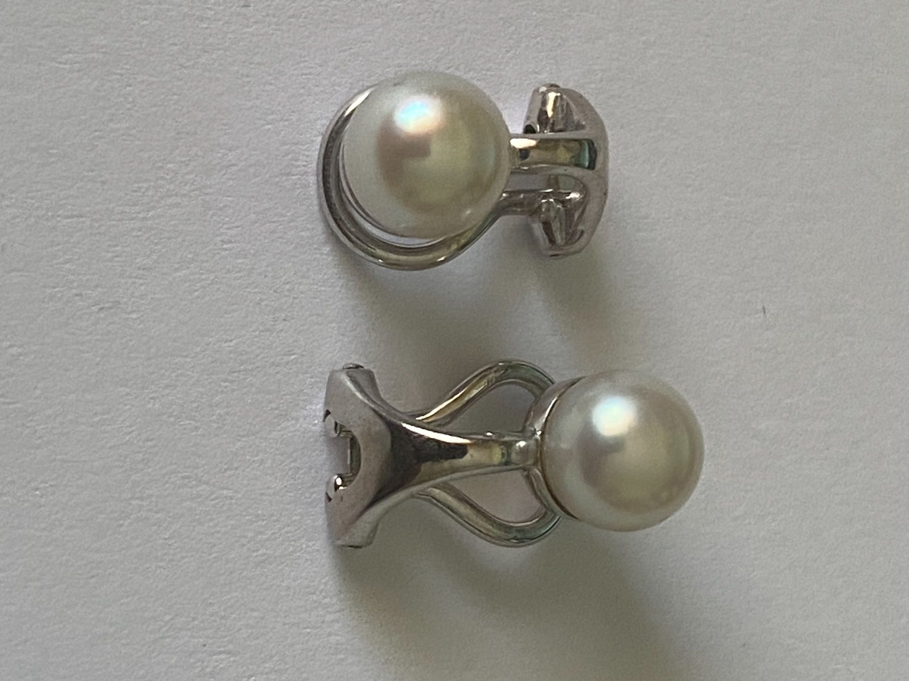 Ohrringe & -stecker: Ohrclibs Weissgold / Perle 18 Karat – Gebraucht aus Langnau am Albis von flusspflege