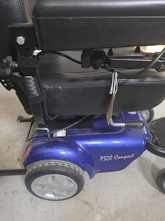 Sedie a rotelle: Elektrischer Rollstuhl Rascal P320 Compact . – Usato da Diegten venduto da LaCoudre4 1