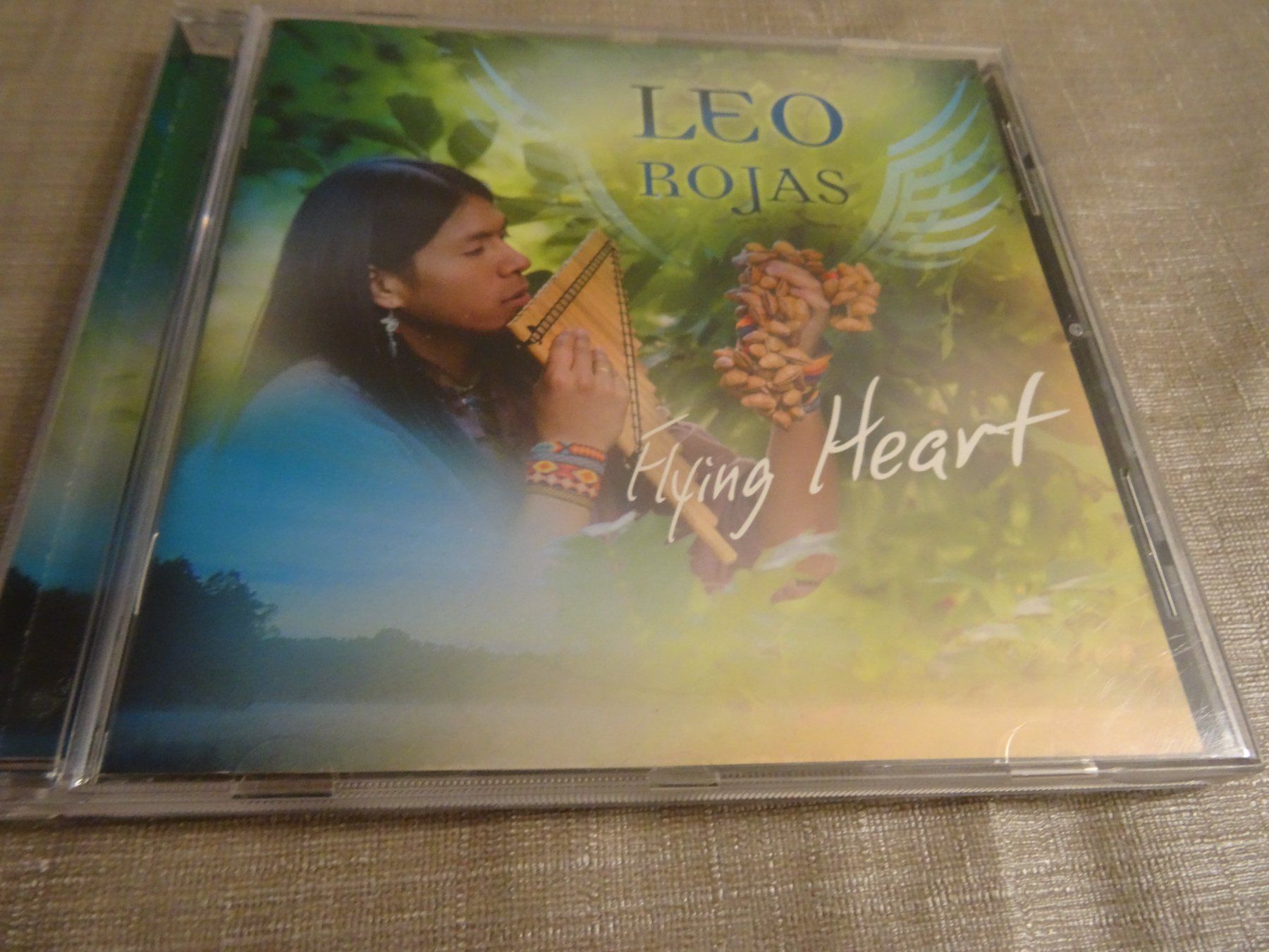 CD: Leo Rojas - Flying Heart CD – Usato da Olten venduto da Disc-Ausverkauf