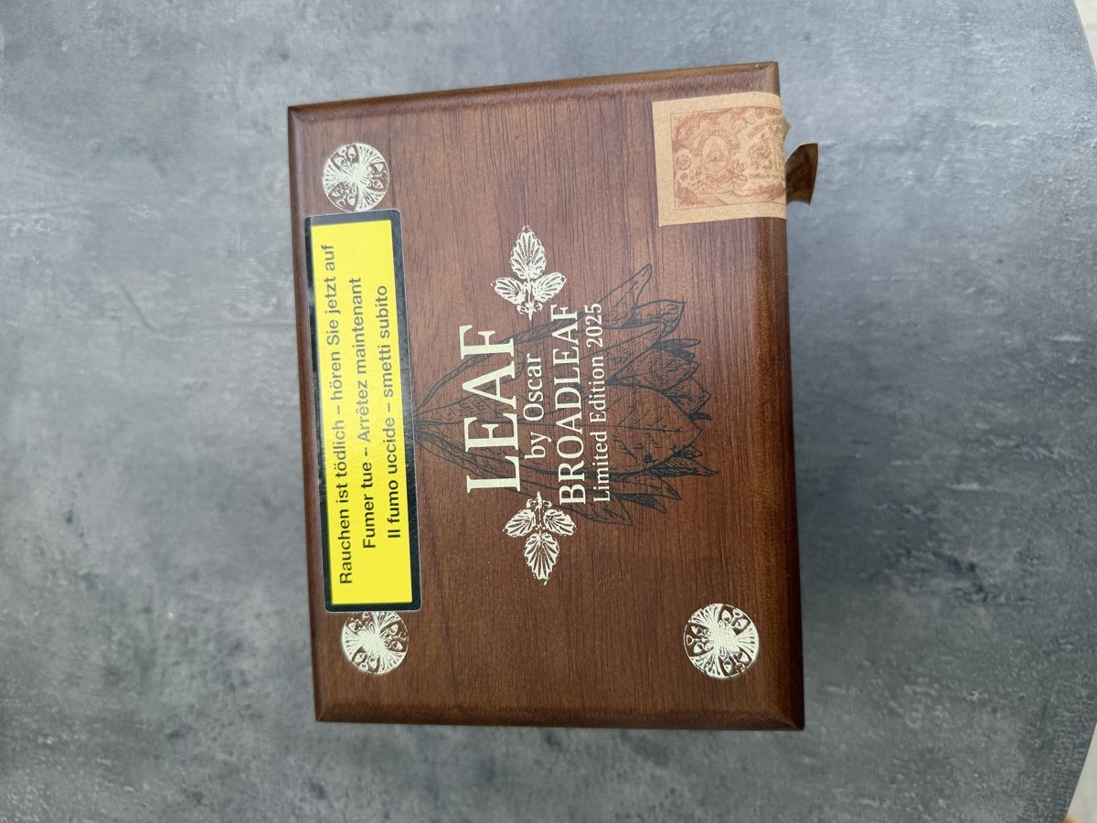 Sigari: LEAF by Oscar Broadleaf Limited Edition 2025 Holzbox – Usato da Seuzach venduto da kaufes8 1