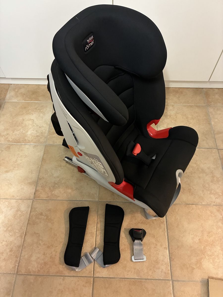 Britax Römer Auto-Kindersitze: Kindersitz Britax Römer Advansafix III – Gebraucht aus Steffisburg von Belli80 4