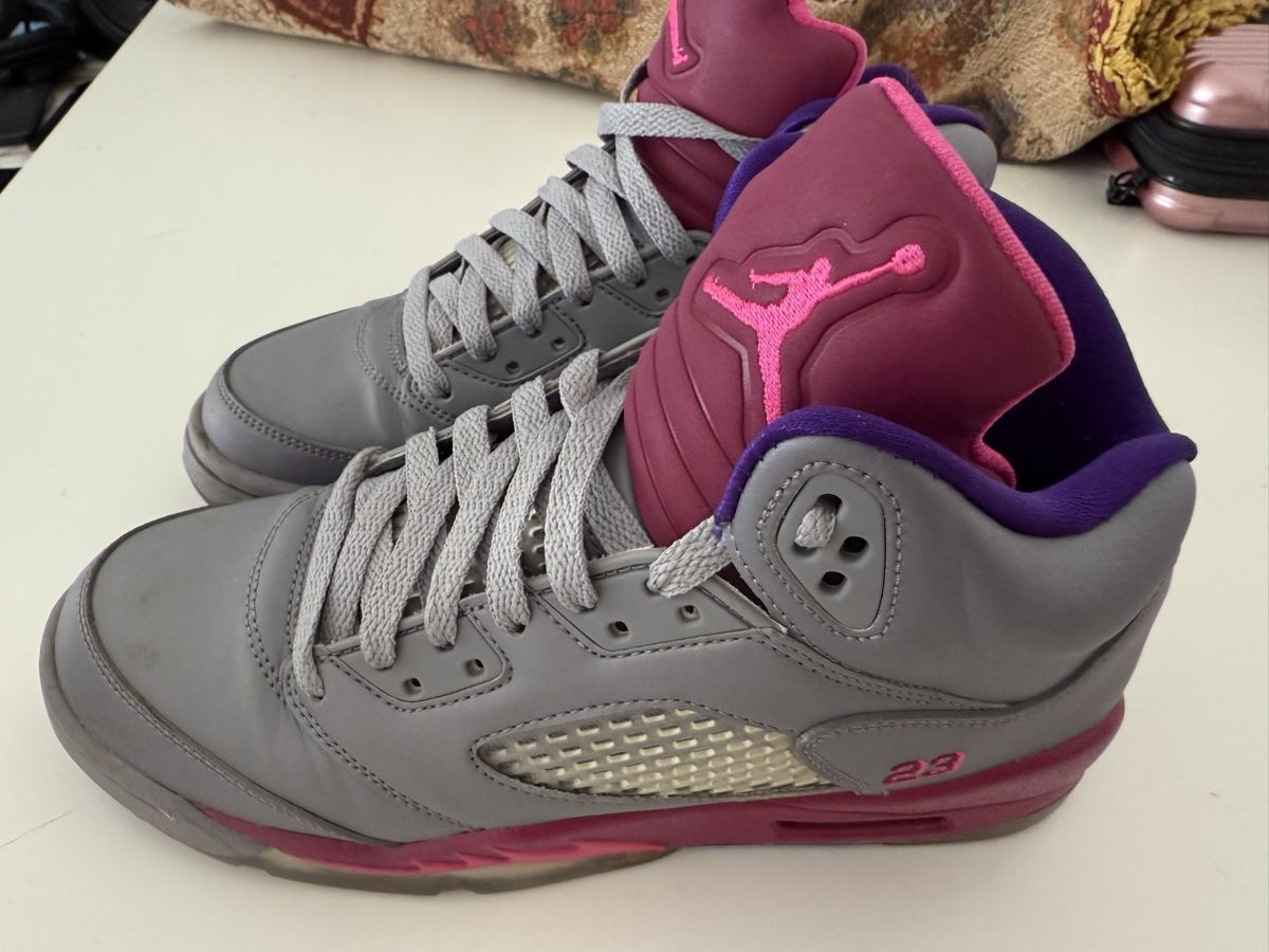 Jordan Scarpe da donna: Air Jordan 5 Retro ''Cement Grey Pink'' GS – Usato da Bern venduto da Sofia2012-