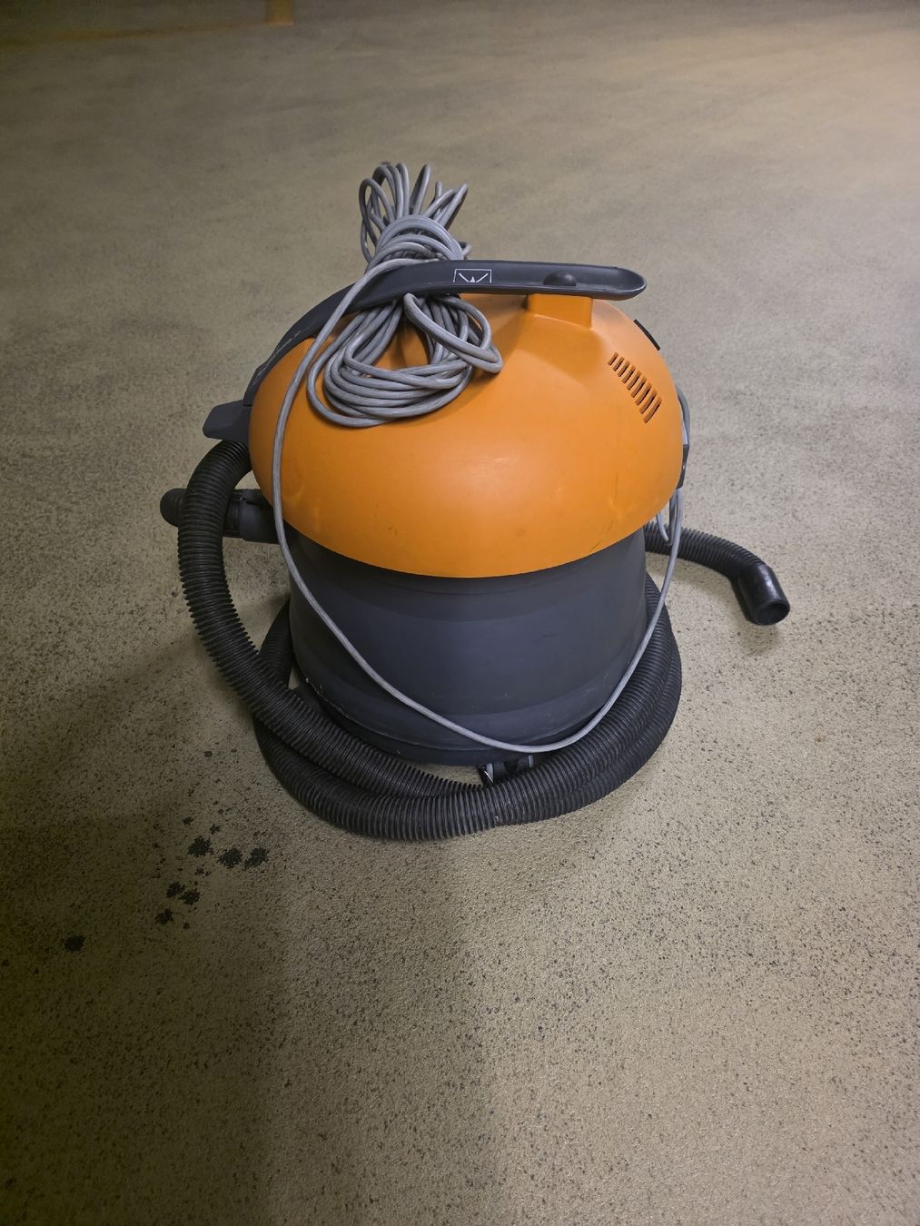 Aspirapolveri & Accessori: STAUBSAUGER TASKI BORA 12# WETROK CLEANFIX KÄRCHER NILFISK – Usato da Zürich venduto da 5183840711 6