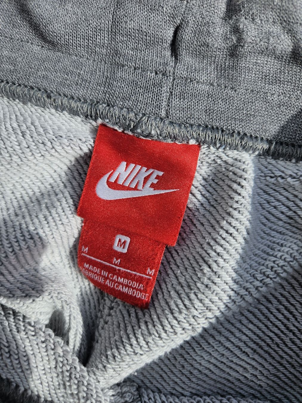 Nike Pantaloni: Graue Nike Jogginghose, Grösse M – Usato da Wettingen venduto da Sk8ertomda 2