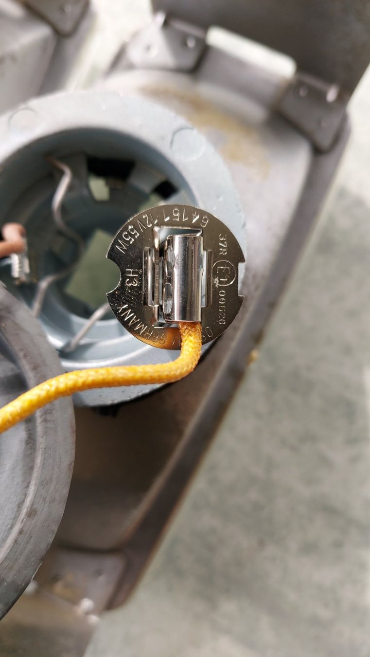 Hella Scheinwerfer: Scheinwerfer Hella zusatz Fernscheinwerfer – Gebraucht aus Oberrohrdorf von Sukiz13 9