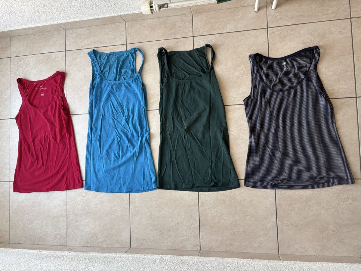 Tops: Damen-Tops / 4er-Set/ versch. Farben / Grösse S – Gebraucht aus Flurlingen von dschdsch