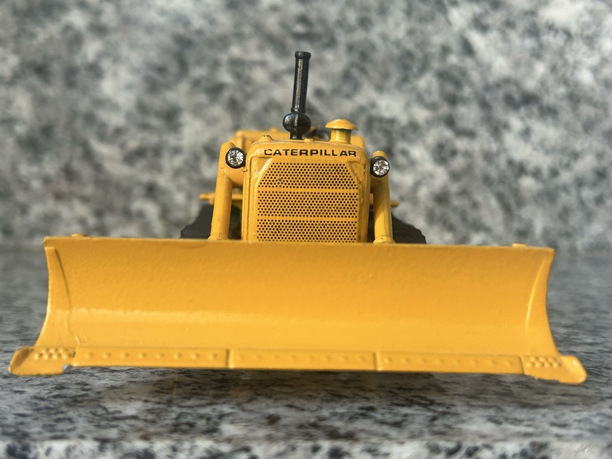 Caterpillar Kit di modellismo & Modellini statici: Caterpillar D8 K , 1:50 , Arpra – Usato da Horw venduto da Tigercat635 1