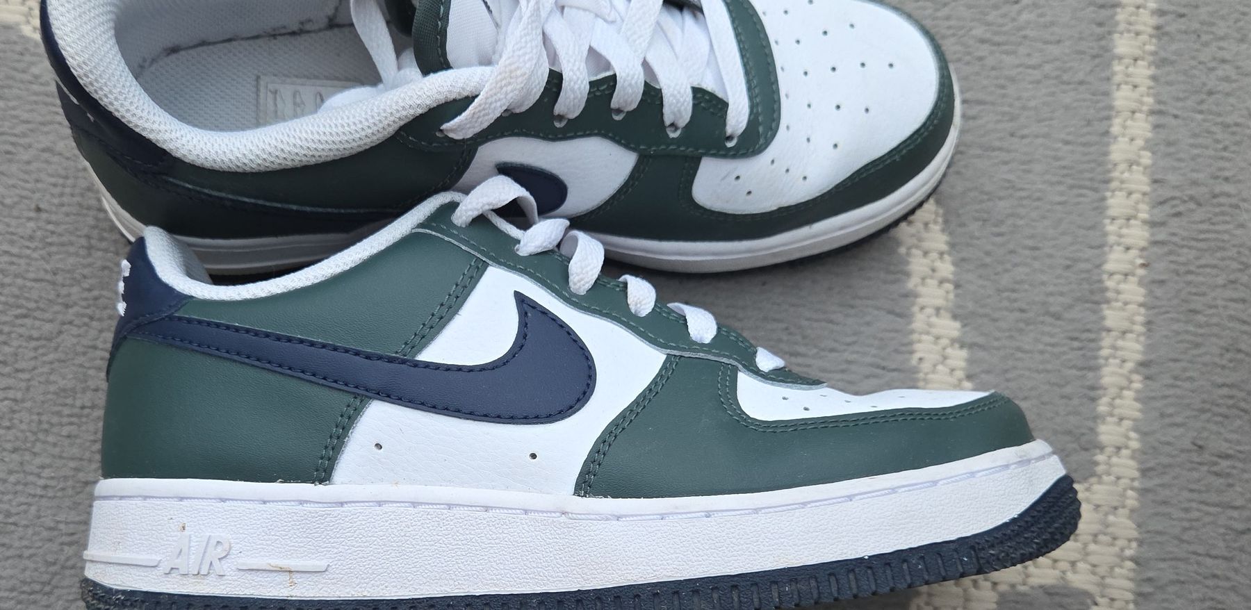Nike Chaussures hommes: Nike Air Force 1 Grösse 37.5 – D'occasion à Stein AG par MARILiii89 1