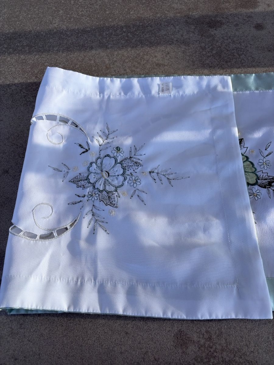 Autre linge de table: Tischläufer mit Blumenmuster, Top! – D'occasion à Opfershofen TG par dan_nxk8 3