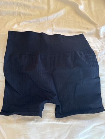 Kurze Hosen H&M Move Damen Grösse M neu