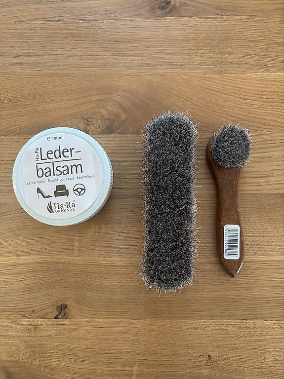 Sonstige Haarpflege: Lederbalsam und Rosshaarbürsten – Neu und originalverpackt aus Lyss von ale_sr8z 1