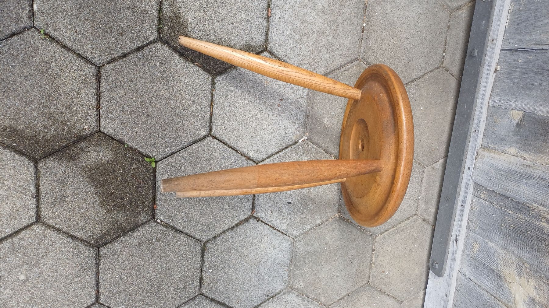 Sgabelli: Antiker Hocker – Usato da Flawil venduto da Pinkmalibu 4