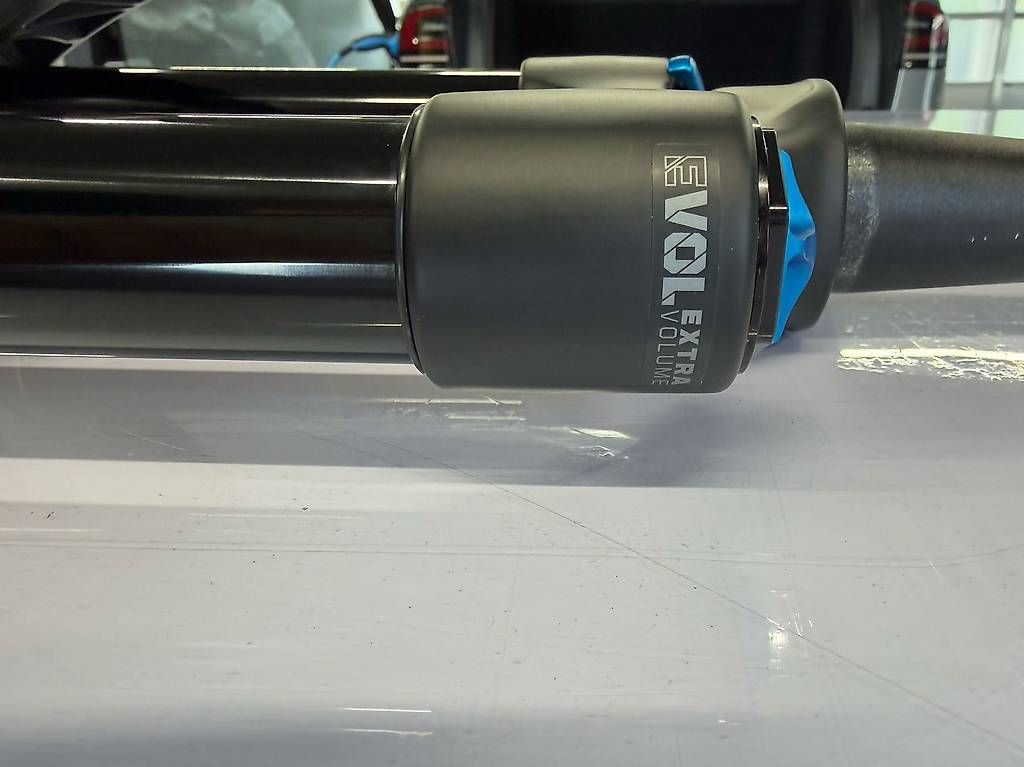Fox Pièces détachées: Fox 38 Float Performance GRIP E-Optimised Boost  29" – Neuf (Voir description) à Untervaz par Clambu 2