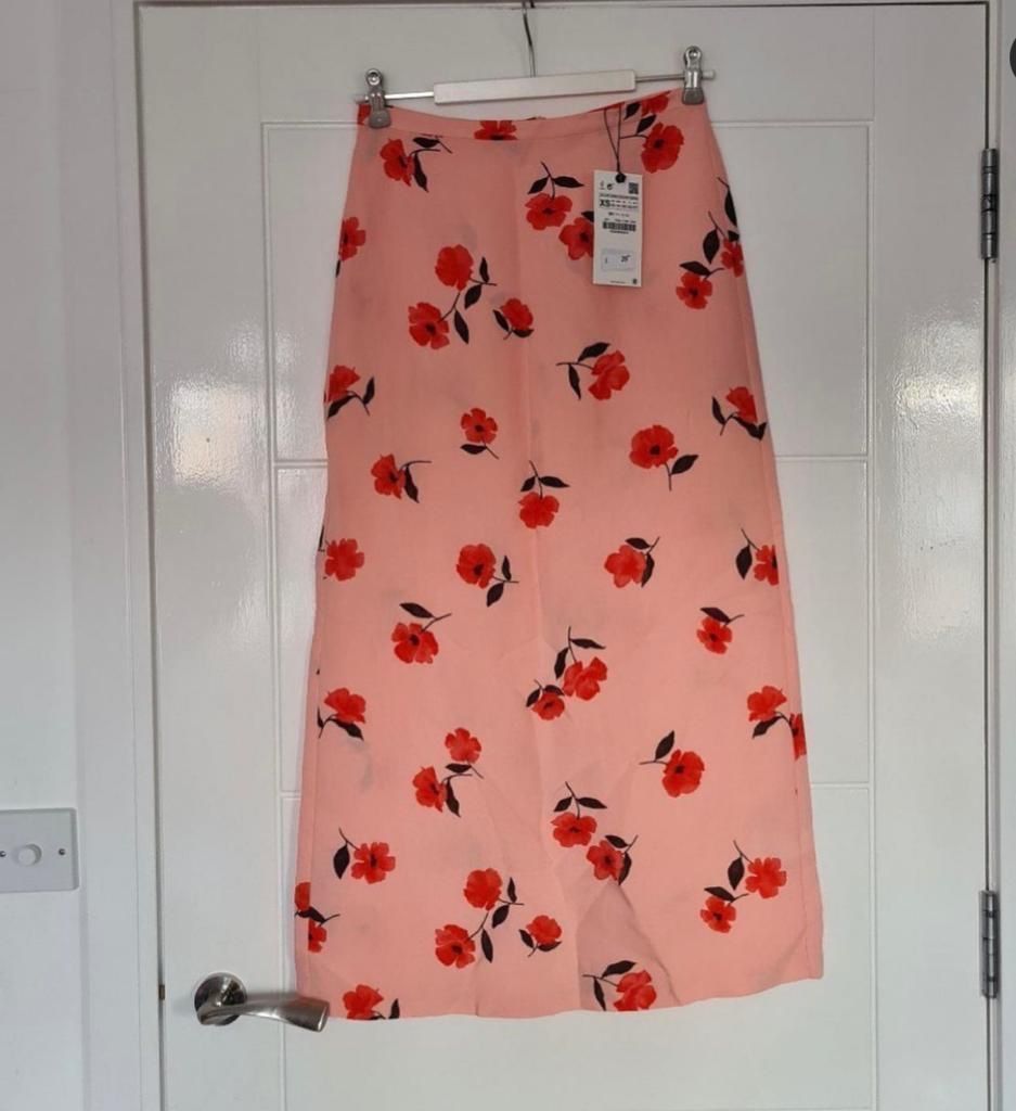 Zara Gonne: Beautiful skirt – Nuovo e nell'imballaggio originale da Opfikon venduto da ari_7yn2 5