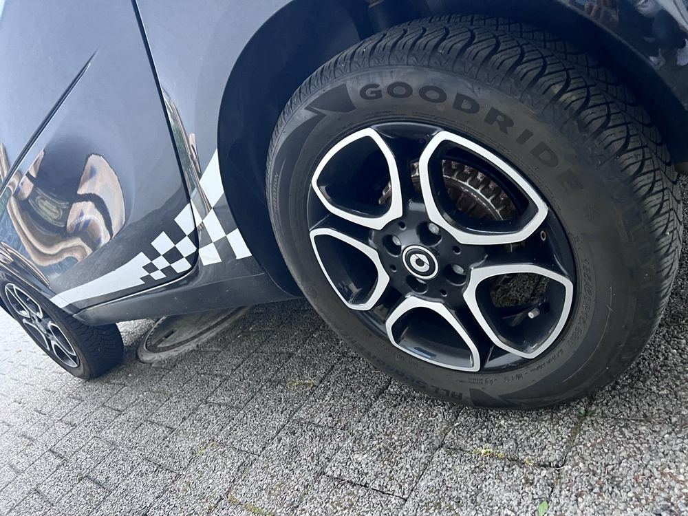 4 Leichtmetallräder 1:64 Mit Gummireifen - Modellauto Zubehör