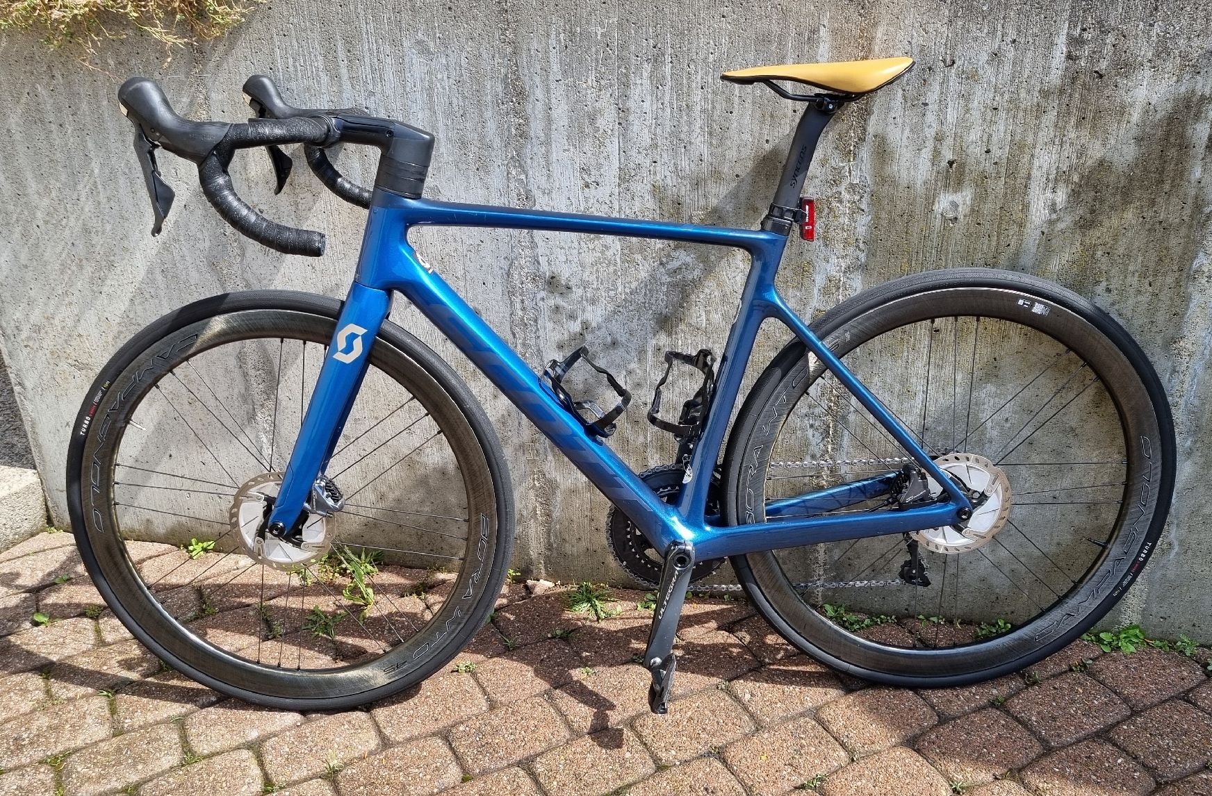 Scott Vélos: Scott Addict RC30 – D'occasion à Moutier par nasier