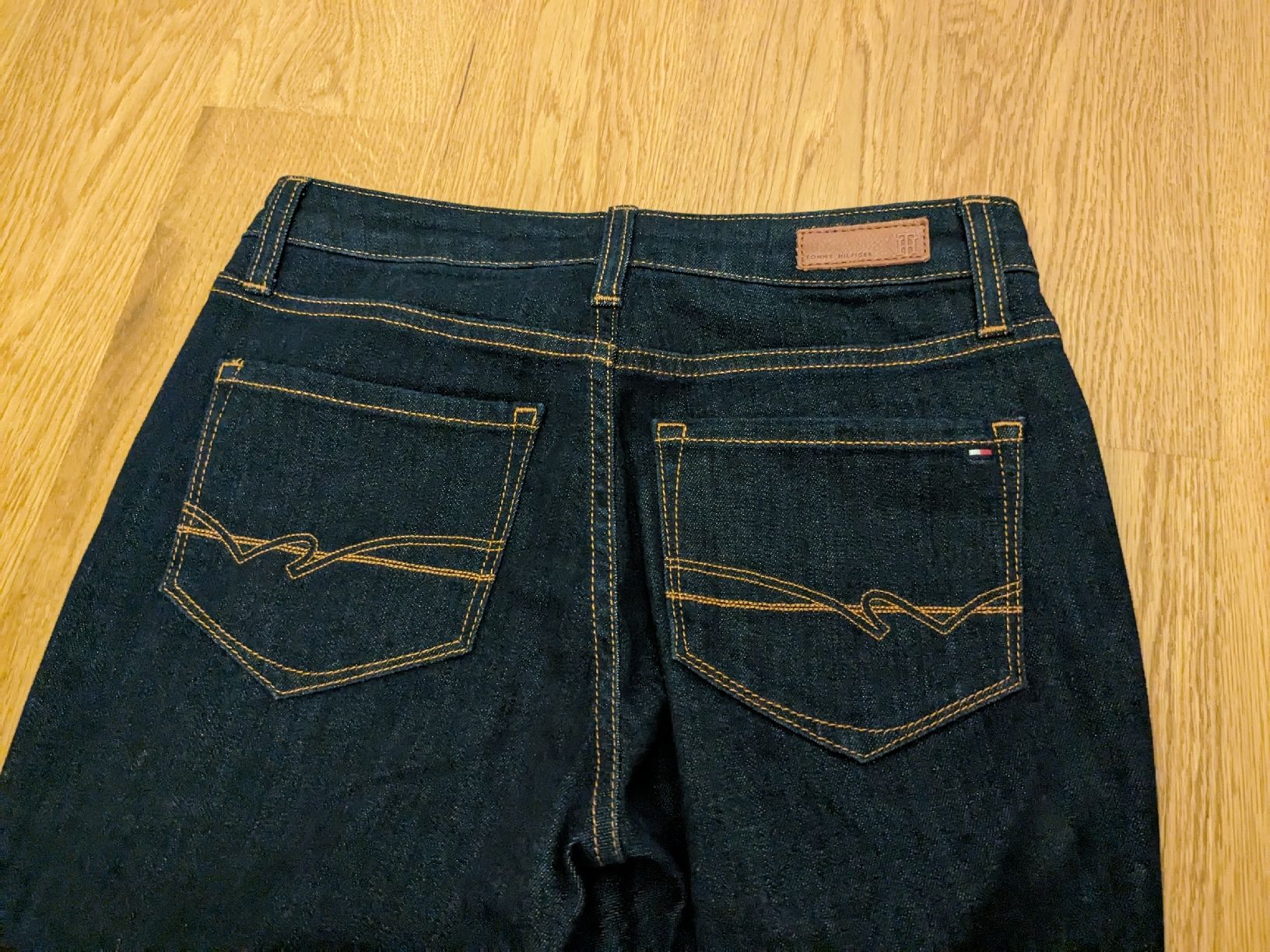 Tommy Hilfiger Jeans: Tommy Hilfiger Jeans 26/32 – Gebraucht aus Küssnacht am Rigi von schweizerrose 5