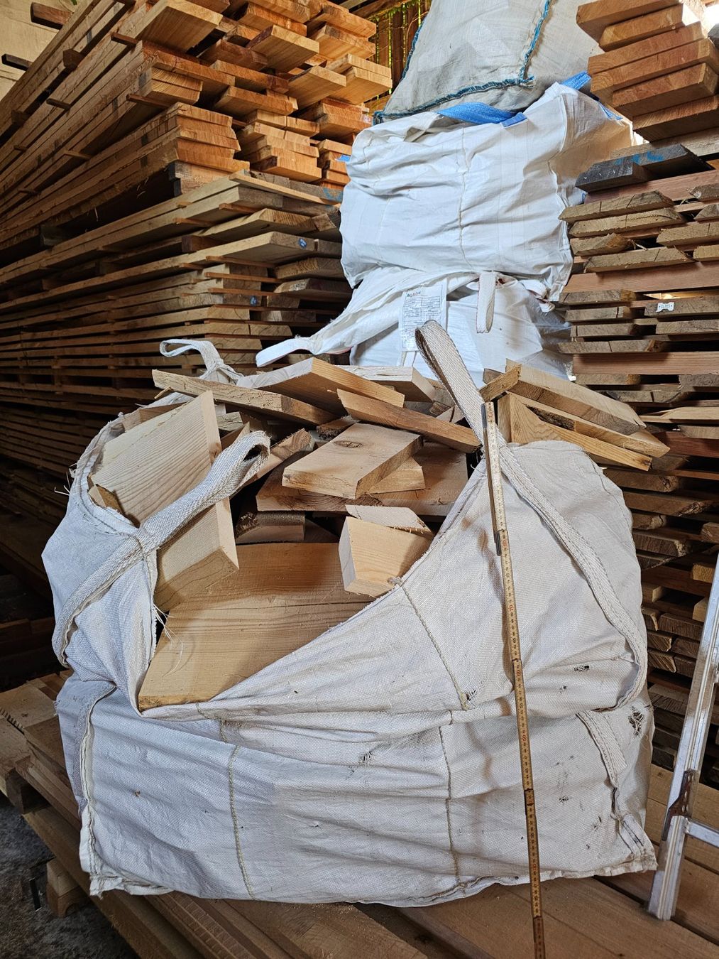 Articoli in legno: Brennholz im Big Bag – Usato da Sulgen venduto da E_Dreier