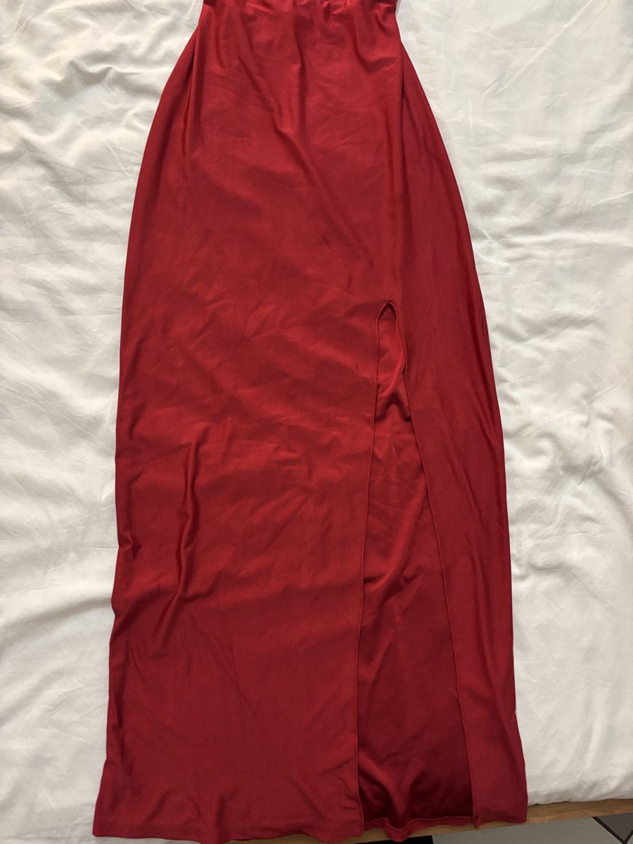 Shein Kleider: long elegant red dress with split  – Neu (gemäss Beschreibung) aus Claro von annakhanh 2